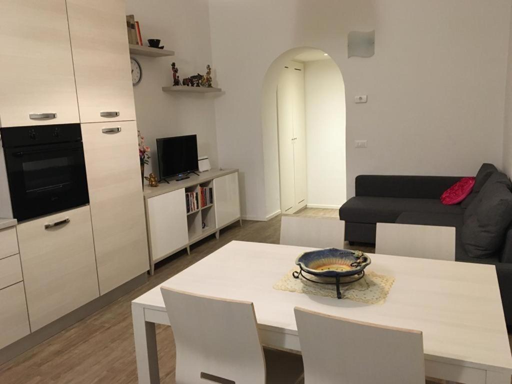 Home Pilastri Apartament ฟลอเรนซ์ ภายนอก รูปภาพ